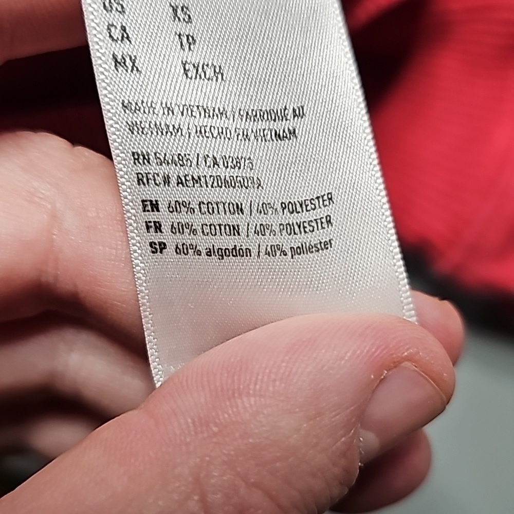 Disney American Eagle xs red sweater - Picture 8 of 8